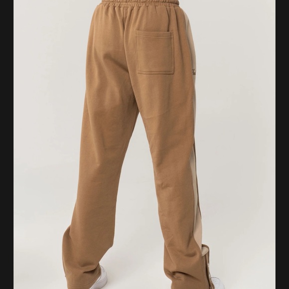 INAKA POWER MEN'S RELAXED SWEATS
MOCHA - Picture 4 of 7